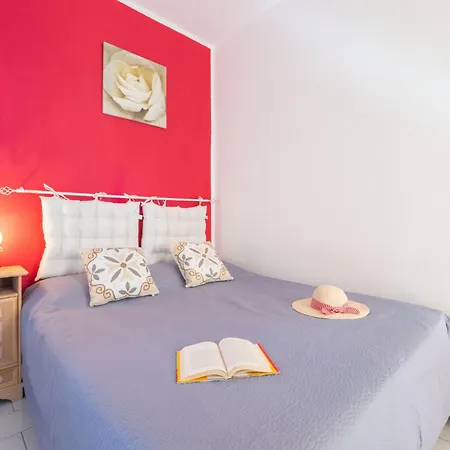 Domus Centro By Interhome بيت للعطل