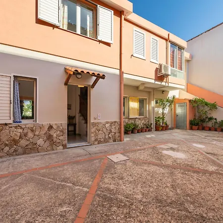 بيت للعطل Domus Centro By Interhome *